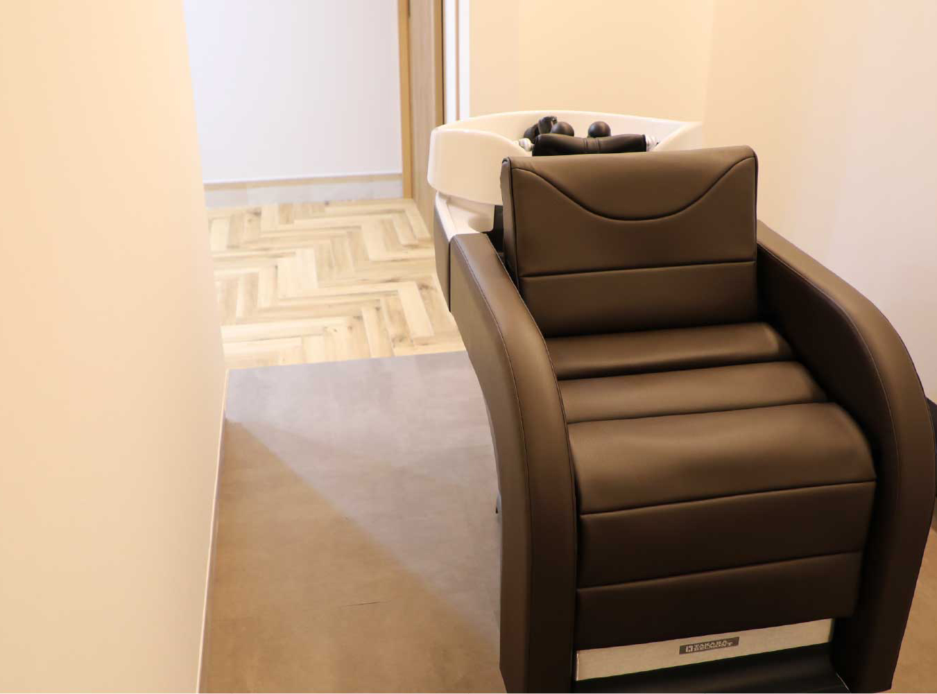 Repos【ルポ】美容室のシャンプー台