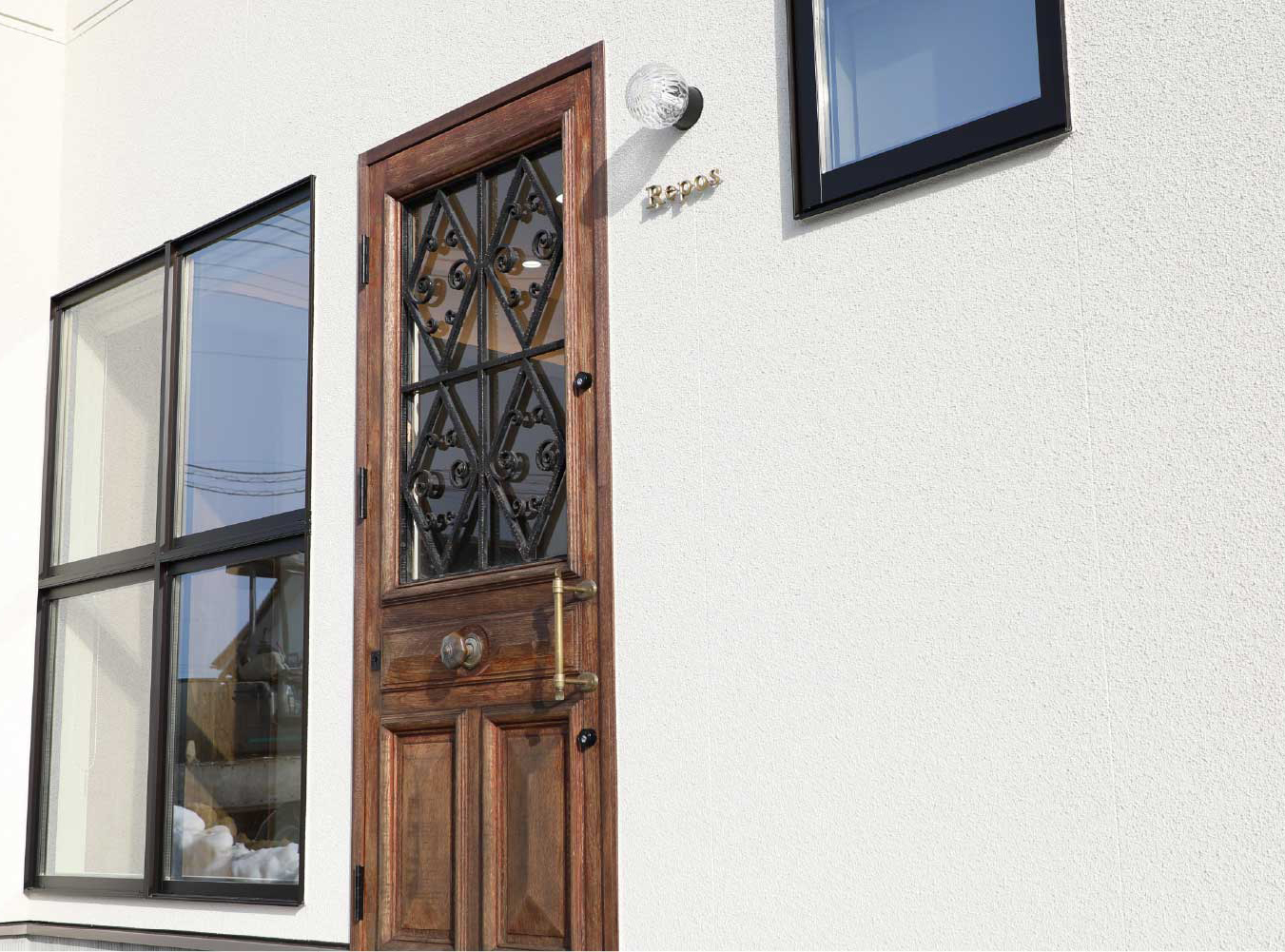 Repos【ルポ】美容室のこだわり外観と玄関